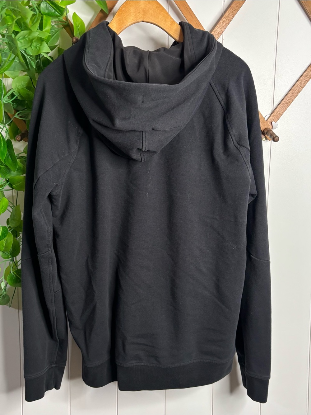 Men's Lululemon Black Hooded Pullover Sweatshirt size small - Picture 3 of 9